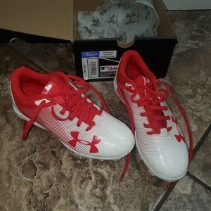 Boys baseball cleats